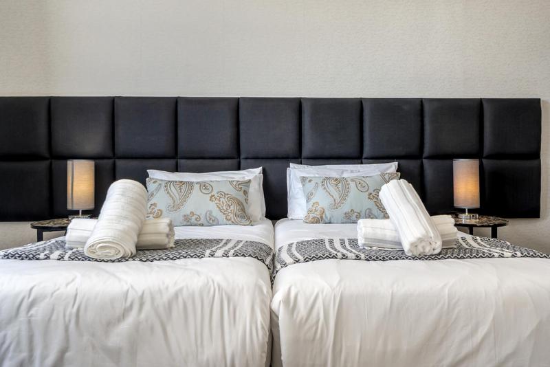 To Let 2 Bedroom Property for Rent in Sea Point Western Cape